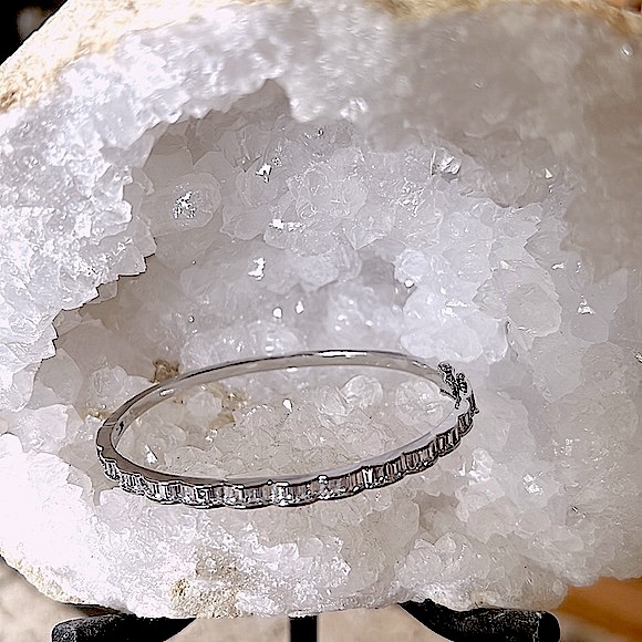 Silver Bangle w/CZ Baguette Crystals - Bridal Jewelry! NWT - Picture 3 of 8